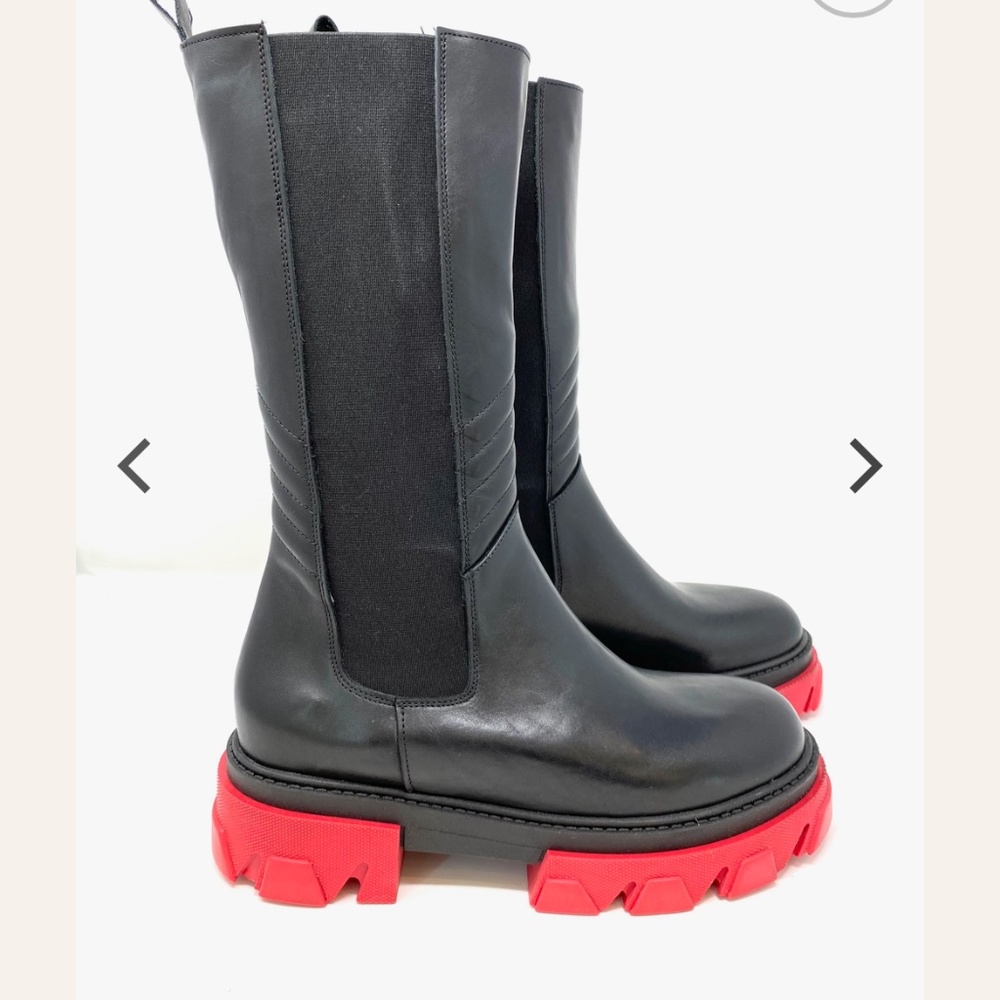 John Rmor Black boot